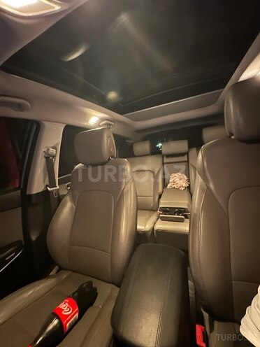 Hyundai Santa Fe-13