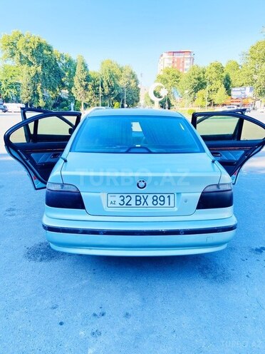 BMW 523-8