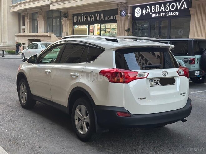 Toyota RAV4-8