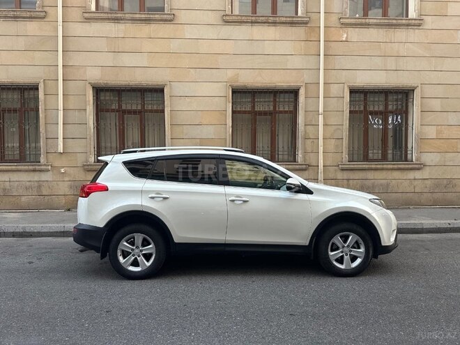 Toyota RAV4-6