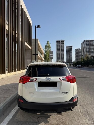 Toyota RAV4-10