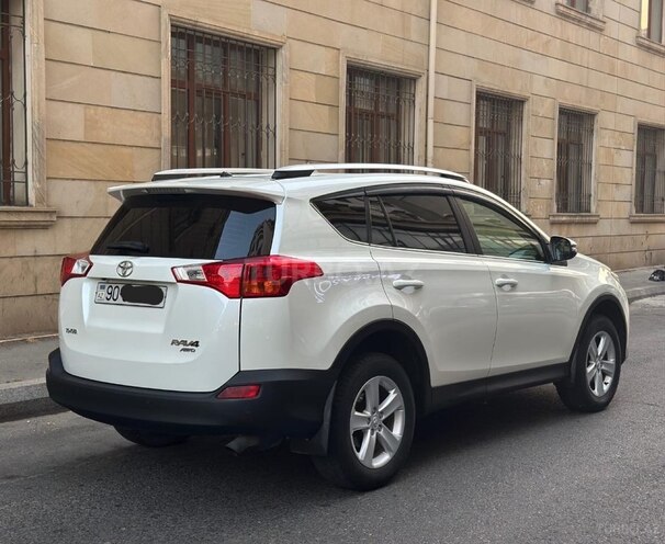 Toyota RAV4-9