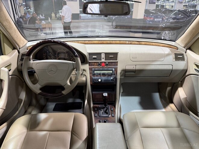 Mercedes C 230-12