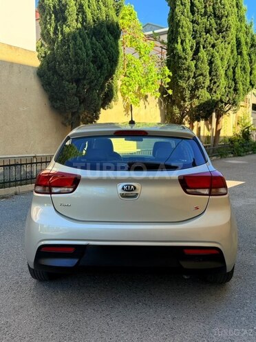 Kia Rio-4