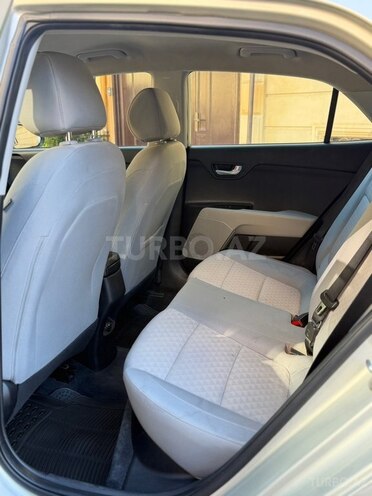 Kia Rio-7
