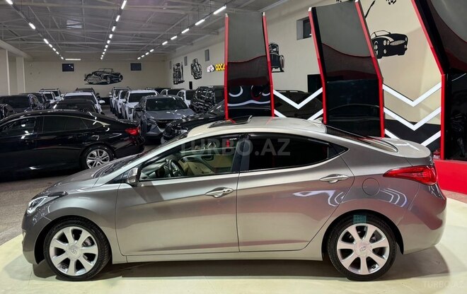 Hyundai Elantra-7