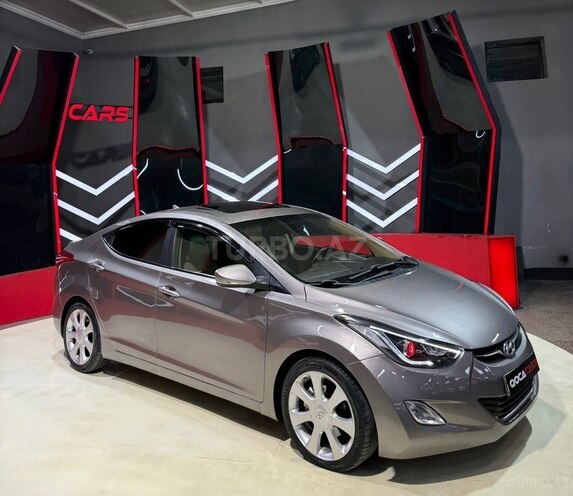 Hyundai Elantra-4