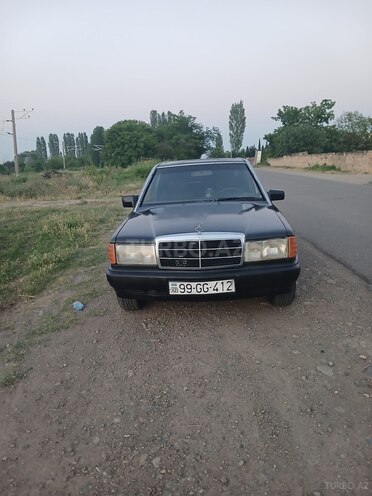 Mercedes 190-1
