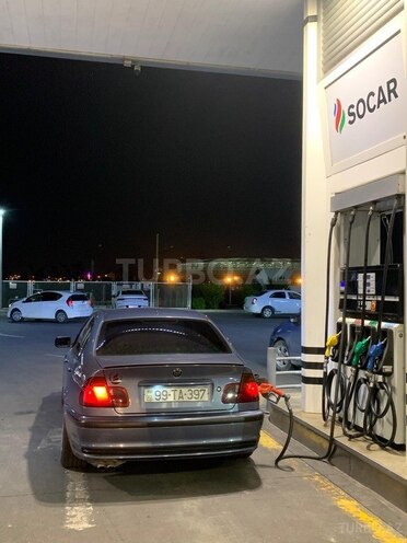 BMW 325-2