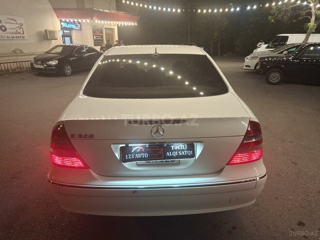 Mercedes E 320 4MATIC-6