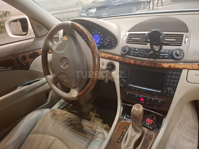 Mercedes E 320 4MATIC-4