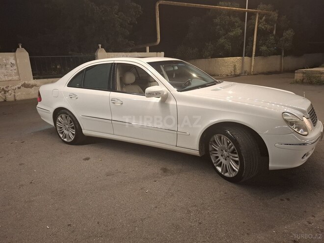 Mercedes E 320 4MATIC-2