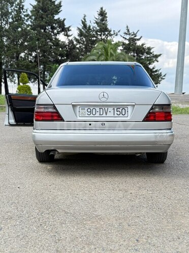 Mercedes E 200-12