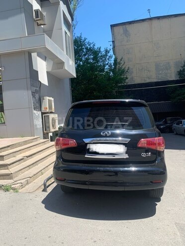 Infiniti QX56-3