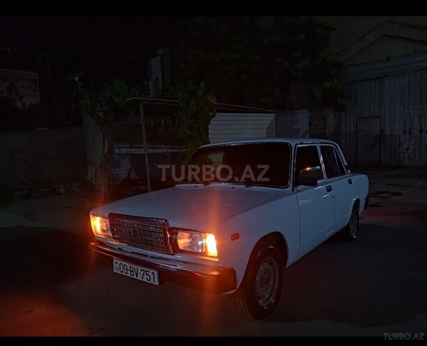 LADA (VAZ) 2107-1