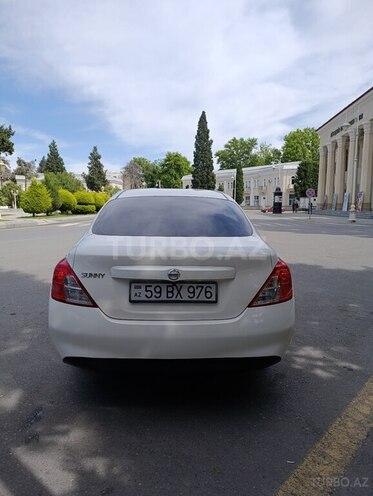 Nissan Sunny-5