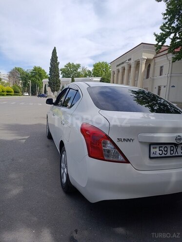 Nissan Sunny-6