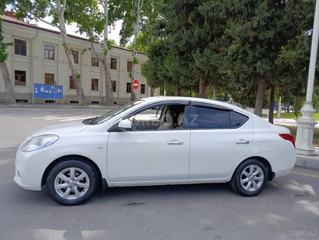 Nissan Sunny-7