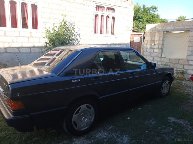 Mercedes 190-11