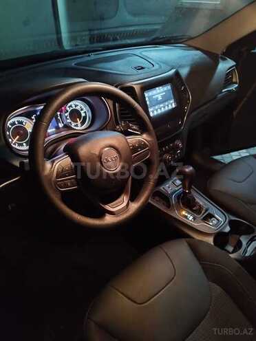 Jeep Cherokee-5