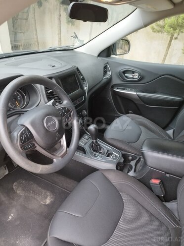 Jeep Cherokee-8