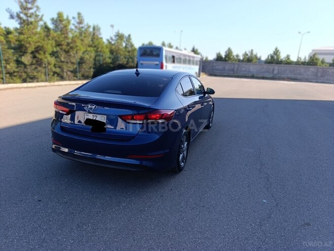 Hyundai Elantra-7
