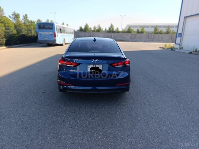 Hyundai Elantra-6