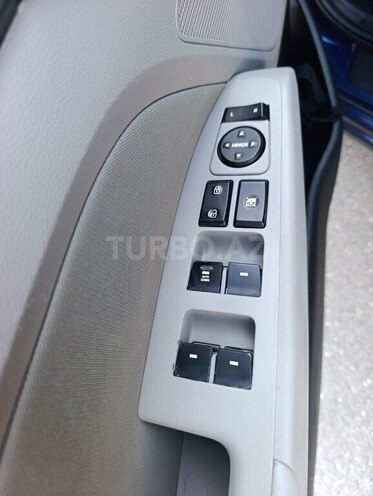 Hyundai Elantra-16