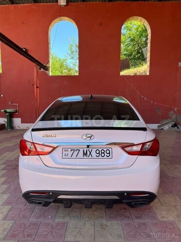 Hyundai Sonata-2