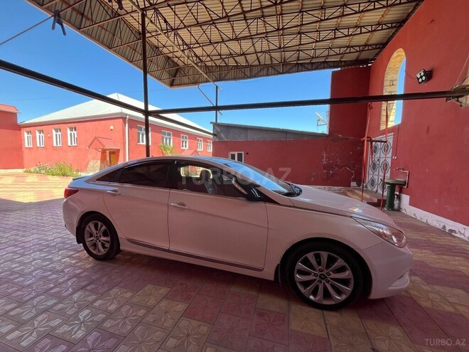 Hyundai Sonata-4