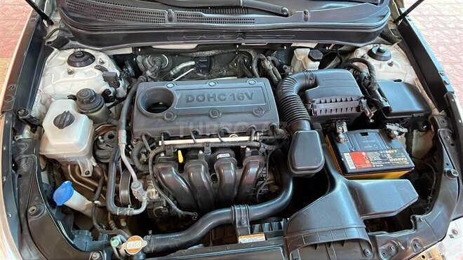 Hyundai Sonata-6