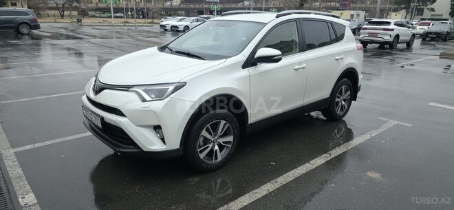 Toyota RAV4-6