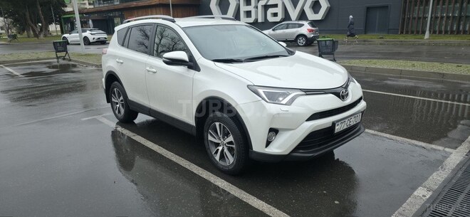Toyota RAV4-4