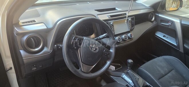 Toyota RAV4-7
