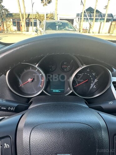 Chevrolet Cruze-10