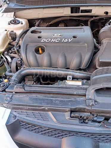 Hyundai Sonata-12