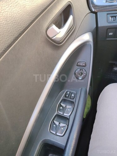Hyundai Santa Fe-19