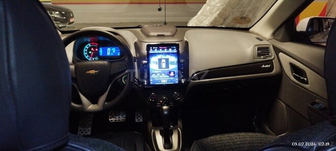 Chevrolet Cobalt-12