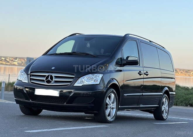 Mercedes Viano-5