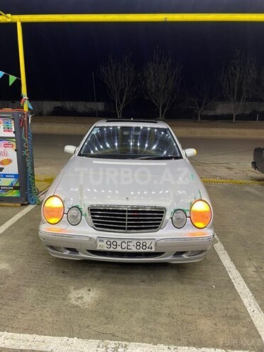 Mercedes E 320-1