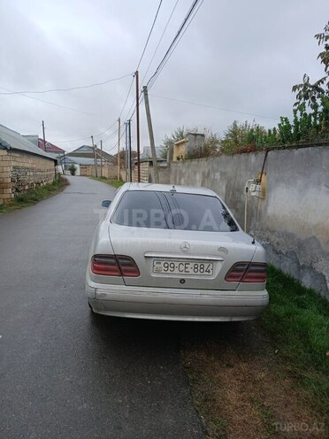 Mercedes E 320-2