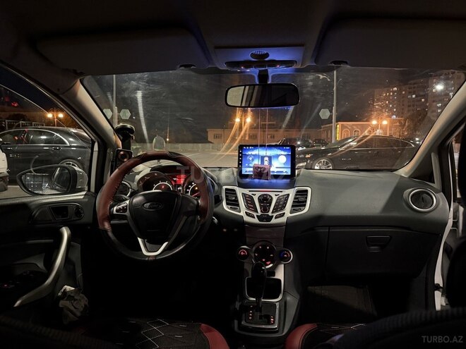 Ford Fiesta-7