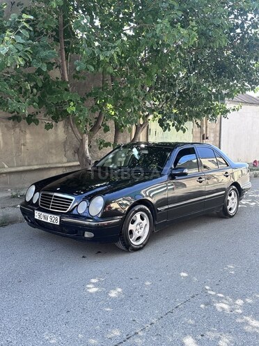 Mercedes E 270-2