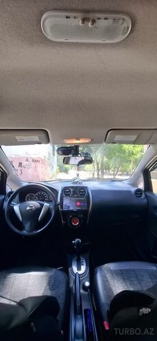 Nissan Note-7