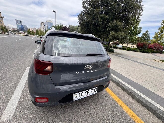 Hyundai Venue-3