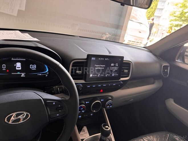 Hyundai Venue-11
