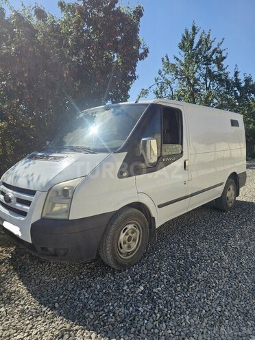 Ford Transit-3