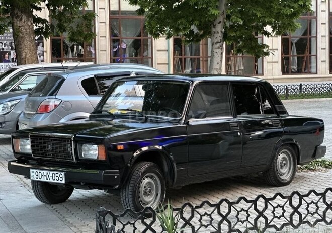 LADA (VAZ) 2107-1