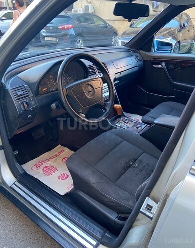 Mercedes C 200-8
