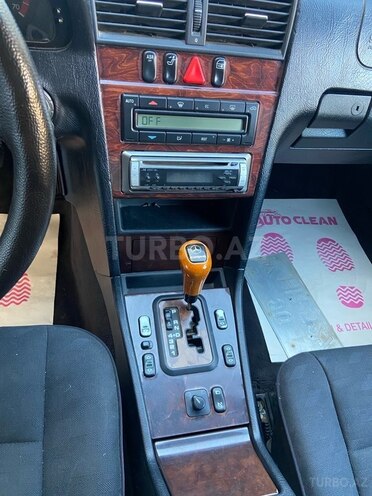 Mercedes C 200-11